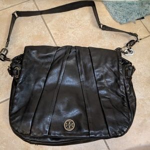 Edgy Soft Leather Messanger Bag || Tory Burch